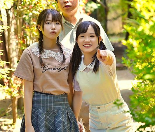 matsumoto-ichika-kudo-lara-review-while-i-was-taking-a-hot-spring-trip-with-my-nieces-i-was-forced-to-mischievously-ejaculate-10-times-by-pinching-the-little-girls-double-buttocks-01