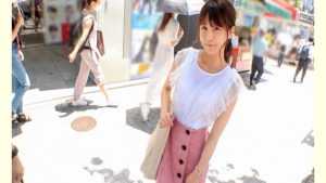 【AVレビュー】マジ軟派、初撮。 1684 渋谷でうちわの無料配布をしていたら童顔美少女JDをナンパ成功!華奢な身体は巨根男優に激しく抱かれて快感に打ち震える!