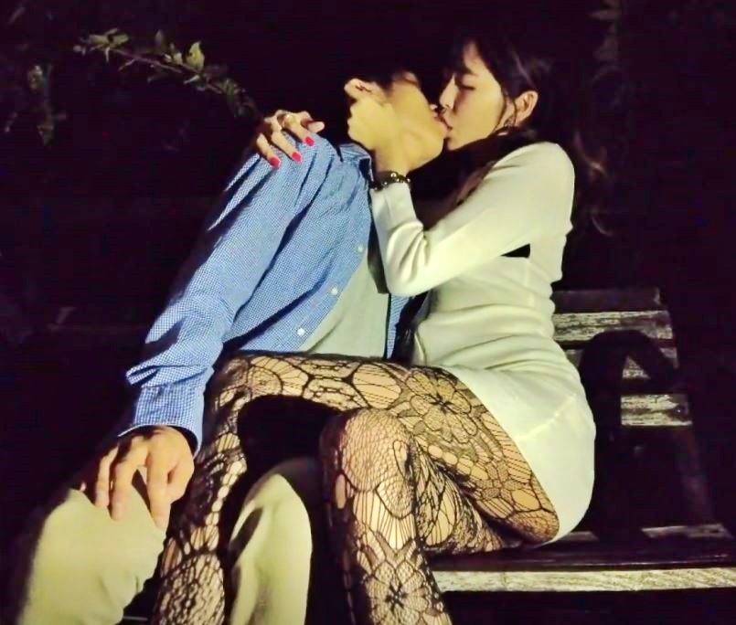 mori-hinako-review-im-the-only-one-who-feels-good-about-licking-you-03