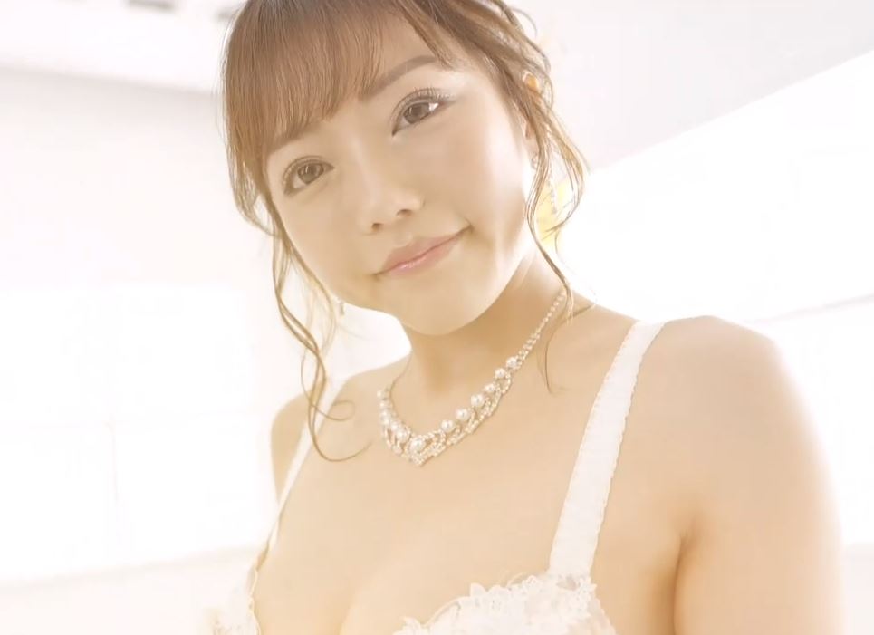 tomiyasu-reona-review-even-in-the-state-of-im-already-ejaculating-super-beautiful-big-tits-de-slut-soap-01