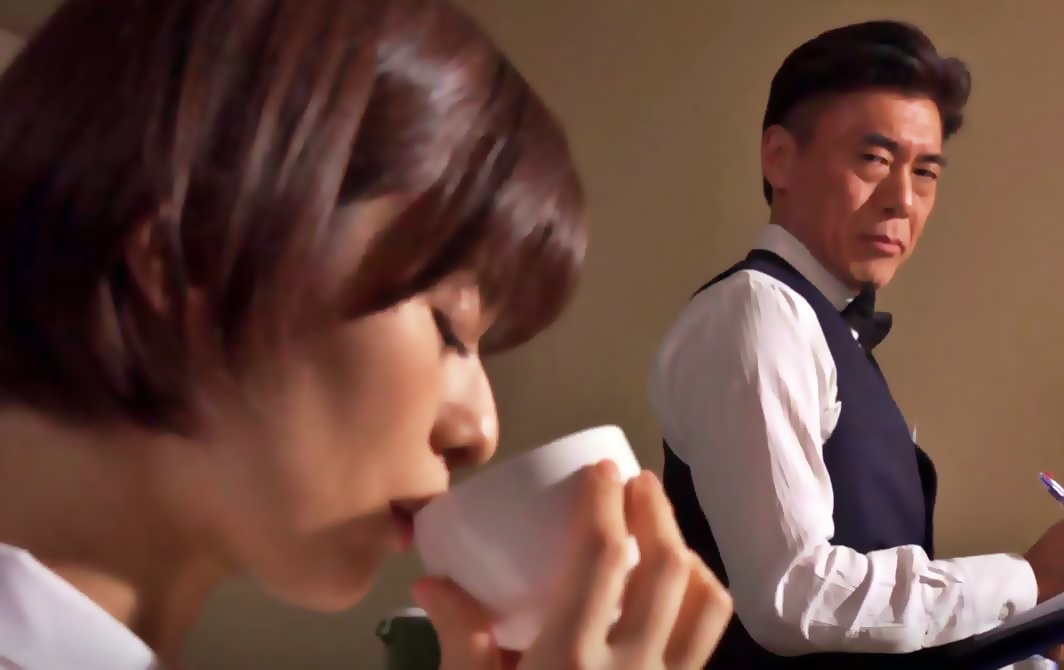 tsukino-luna-review-sexually-harassed-by-the-store-manager-who-hates-my-part-time-job-02