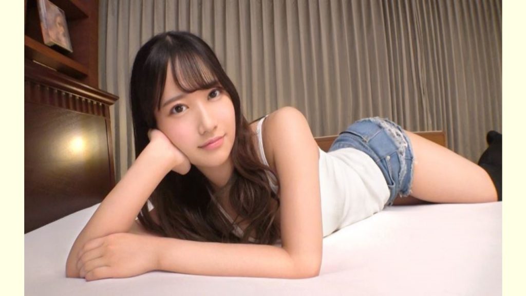 【ＡＶレビュー】【初撮り】【ふんわり美乳】【激グラインド騎乗位】見た目は清純系だけど中身は小悪魔的な美人LIVE配信者が登場。可愛い顔を蕩けさせ巨根を膣奥まで迎え入れると、美尻を痙攣させながら感じていき.. ネットでAV応募→AV体験撮影 1741