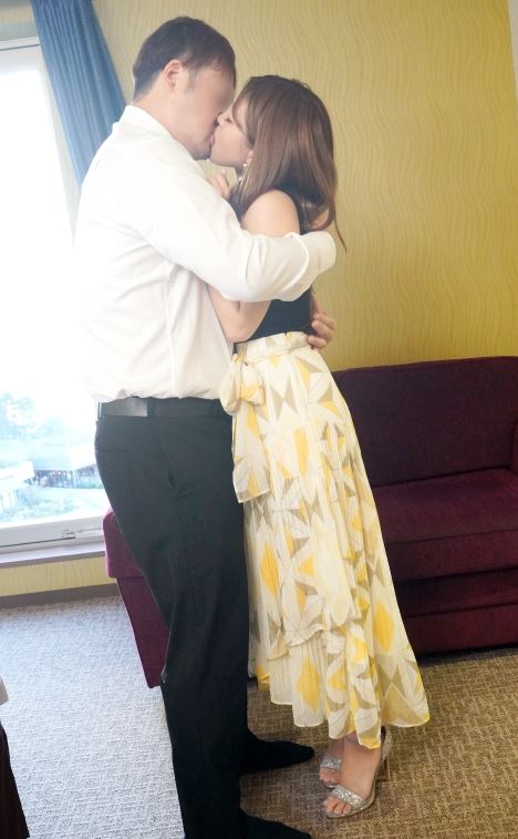 av-review-luxury-tv-1514-an-older-sister-who-has-a-strong-desire-to-be-seen-by-someone-more-stimulating-than-just-ordinary-sex-with-her-boyfriend-appears-entangle-your-tongue-thickly-02