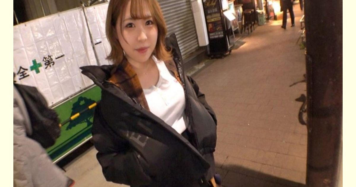 【AVレビュー】マジ軟派、初撮。 1738 真っ白な肌!ピンク色乳首!モチモチ美尻!電マでイタズラしてたら発情しちゃってSEX!感度抜群で中イキしまくり!弾ける尻肉がエロすぎて興奮必至!