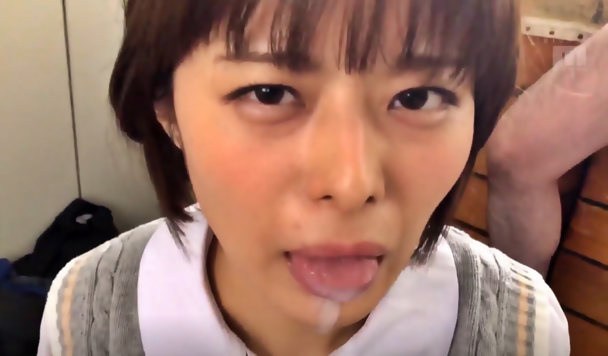 tsukino-luna-review-i-got-an-erection-when-i-saw-my-childhood-friend-who-helped-me-being-bullied-05