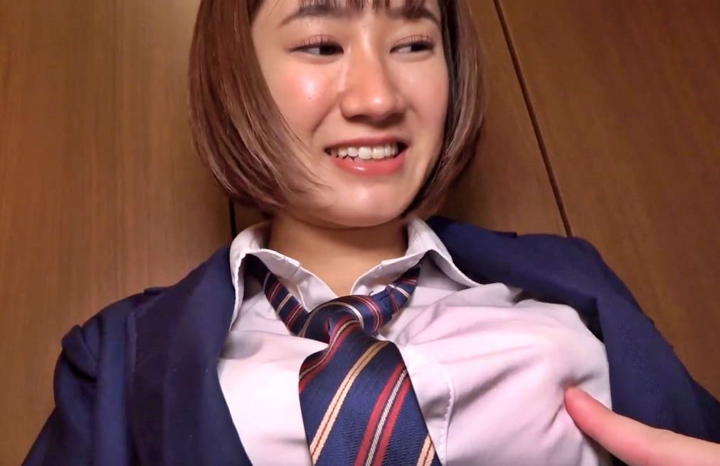 minami-momo-review-10-out-in-this-girl-01