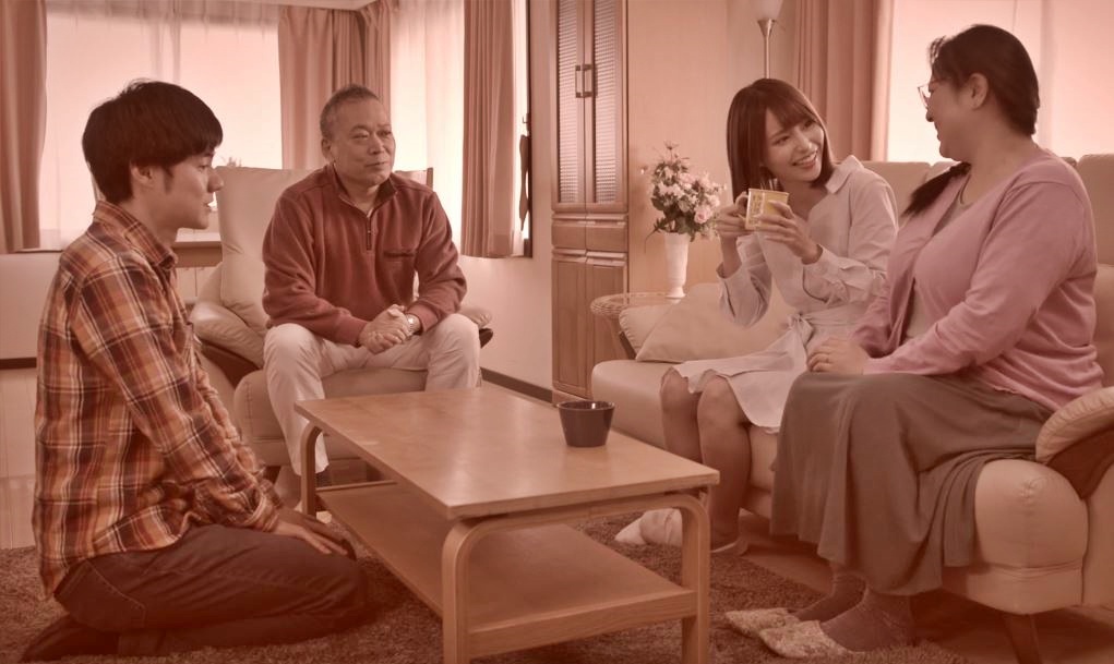 ito-maiyuki-review-darashinai-sister-who-has-been-living-with-her-fathers-remarriage-for-half-a-year-cant-hold-back-and-cum-inside-her-unprotected-plump-buttocks-01