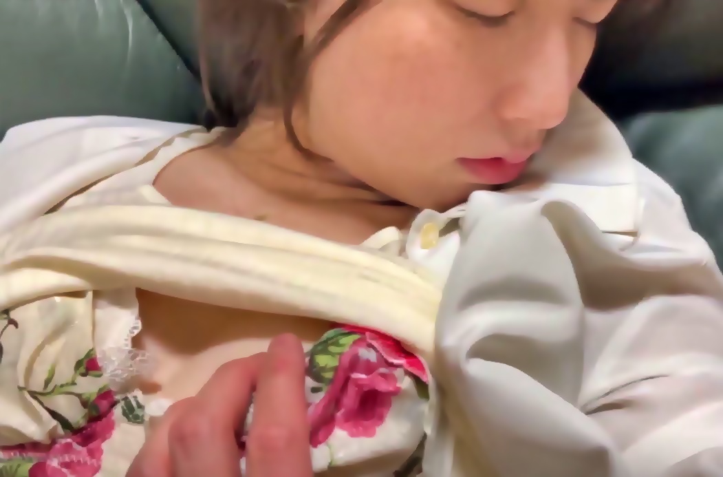 kagari-mai-review-kiss-kiss-kiss-100-punipuni-super-soft-light-pink-lips-and-chuchuchuchuchu-killing-time-until-the-first-train-with-the-kissing-devil-saffle-kissing-and-kissing-dating-03