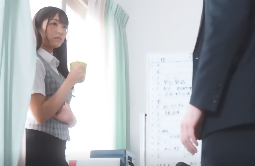 kinoshita-himari-review-i-love-your-patient-face-a-slutty-office-lady-who-takes-a-man-and-immerses-herself-in-a-sense-of-superiority-01