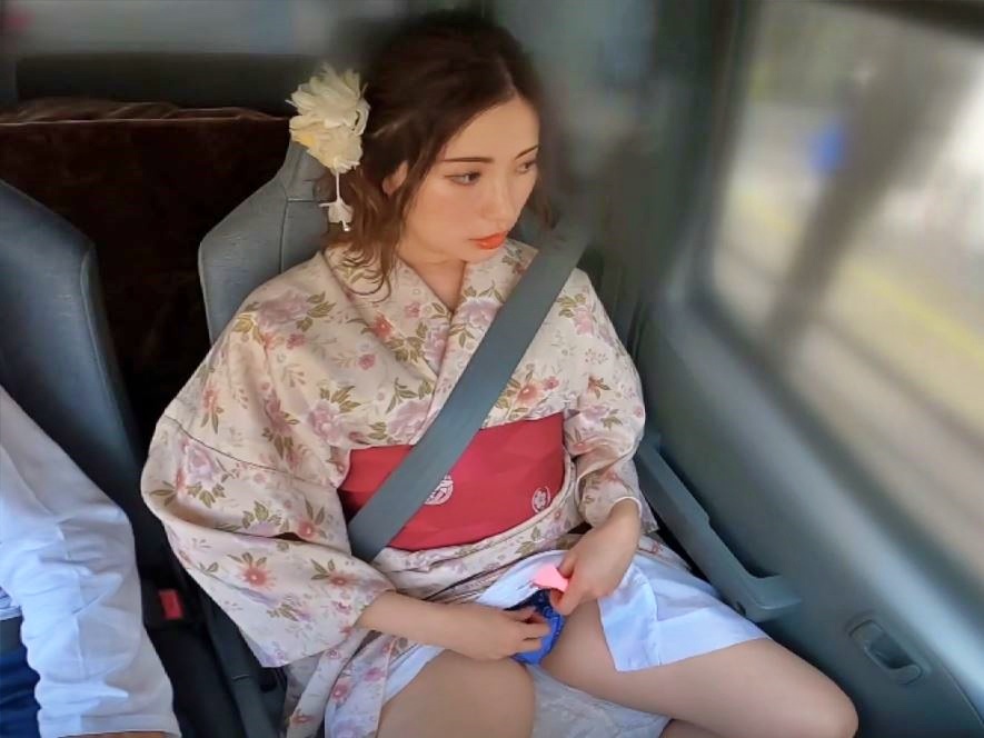 av-review-im-going-to-have-an-affair-an-adulterous-wife-who-gets-her-kimono-disturbed-and-embraced-02