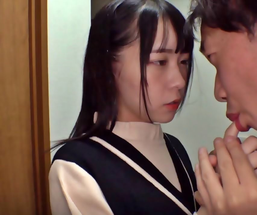 marui-moeka-review-after-school-i-come-here-to-be-played-with-by-old-men-04