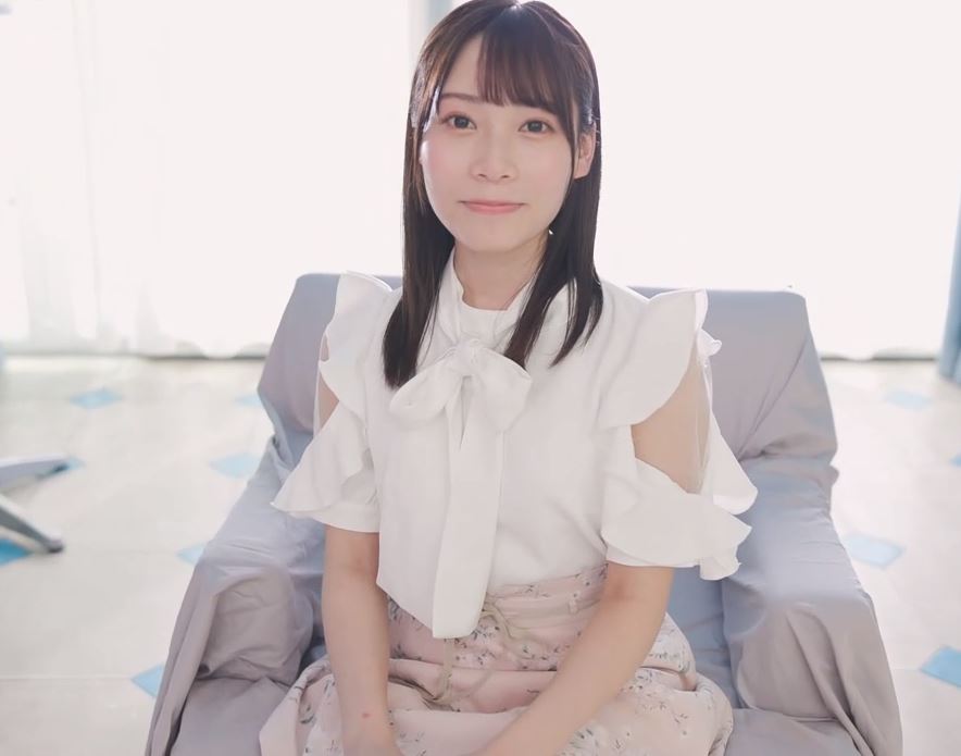 sugisaki-mugi-review-wanting-to-change-myself-who-is-weak-against-pushing-i-cant-refuse-if-i-apply-for-av-by-myself-a-debut-who-is-an-active-female-college-student-who-has-a-clear-face-06