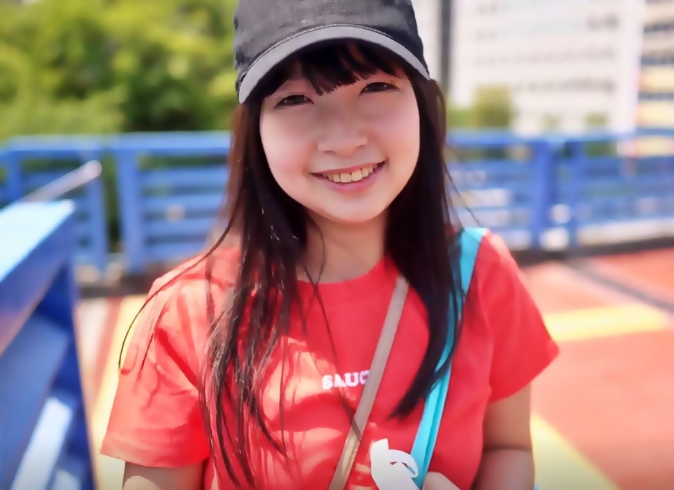 hoshino-natsuki-review-a-small-body-with-a-height-of-150-cm-is-bright-and-energetic-like-the-sun-18-year-old-g-cup-lolita-theatrical-troupe-member-av-debut-01