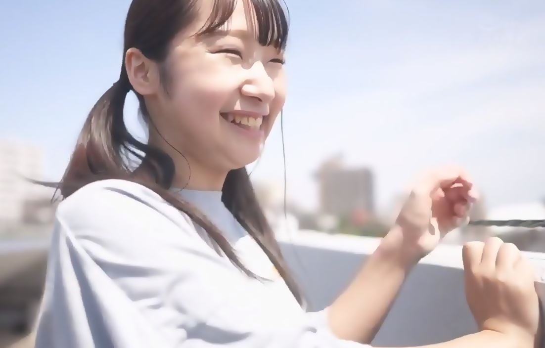 hoshino-natsuki-review-a-small-body-with-a-height-of-150-cm-is-bright-and-energetic-like-the-sun-18-year-old-g-cup-lolita-theatrical-troupe-member-av-debut-03